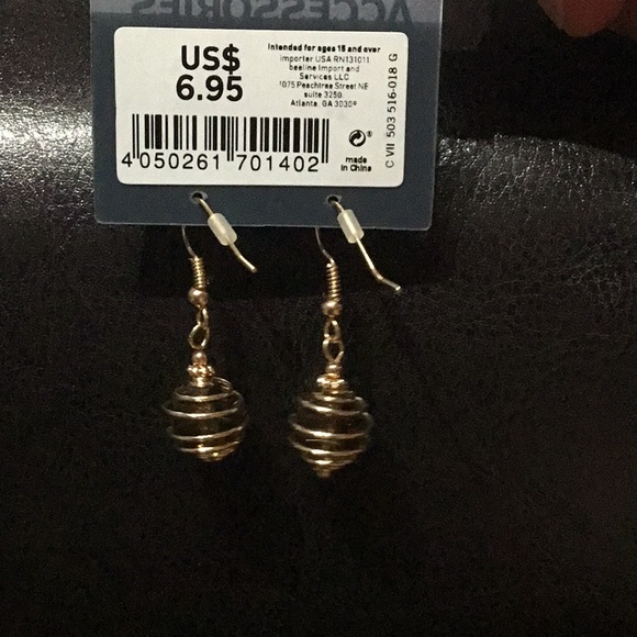 Earring - Picture 3 of 3